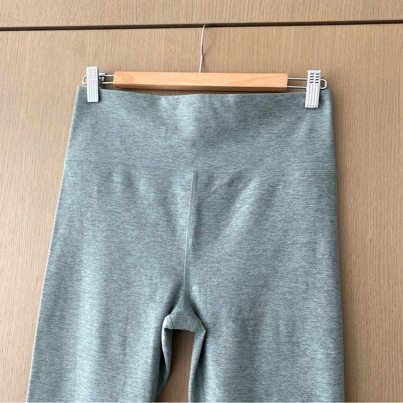 Vuori Clean Elevation Legging Pistachio Heather - Picture 4 of 7